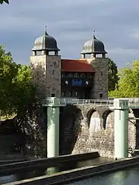 Lage der Sparbecken seitlich der Schleuse