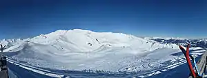 Blick von der Wanglspitze nach Norden, mit dem Pangert sichtbar im Hintergrund.