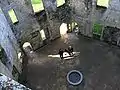 Sechseckiger Innenhof mit Brunnen vom 2. Obergeschoss aus