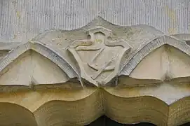 Schlussstein des Turmeingangs mit unbekanntem Zeichen
