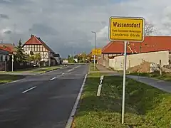 K 1124 mit Ortseingang