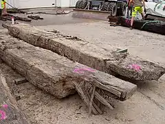 Holzbalken der Wasserburg