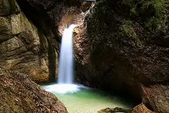 Wasserfall in der Almbachklamm