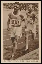 Im Zweikampf zwischen Ville Ritola und Paavo Nurmi lag zu diesem Zeitpunkt des Rennens der spätere Olympiazweite Ritola noch&nbsp;vorn
