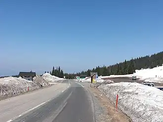 Die Passhöhe im April