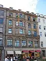 Weinstraße 11; Wohn- und Geschäftshaus