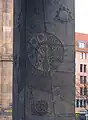Flachrelief mit Pfau und Schnecke im Theumaer Fruchtschiefer