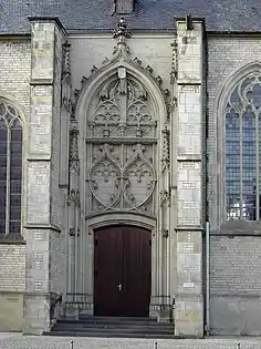 Brautportal noch ohne Wappenteller 2007