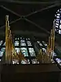 Gewölbe mit den spanischen Trompeten der Orgel an der Rückwand