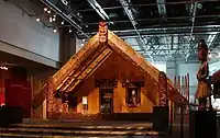 Te Hau-ki-Tūranga wharenui, Māori-Versammlungshaus im Museum