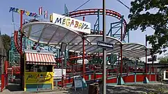 Die Achterbahn „Megablitz“ im Wurstelprater