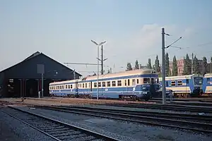 5046 206-8 mit Steuerwagen im Anstrich der 1980er-Jahre, Wien Ostbahnhof (1987)