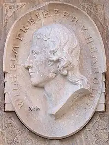 Reliefporträt Wilhelm von Humboldts an der Burg Otmuchów