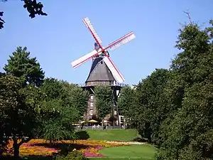 Frontansicht der Mühle