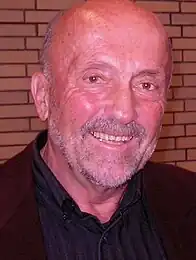 Mit dem knappst möglichen Vorsprung von zwei Zentimetern wurde Klaus&nbsp;Wolfermann (Foto:&nbsp;2011)&nbsp;Olympiasieger