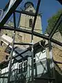 Blick aus dem Lichthof auf die Kilianskirche.