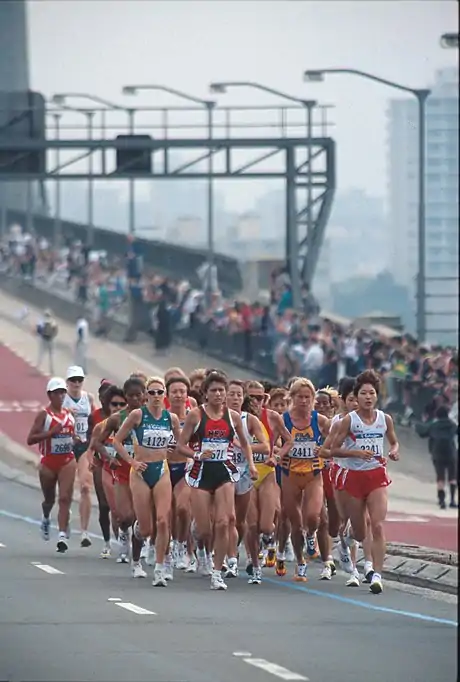 Die Marathonläuferinnen auf der Harbour&nbsp;Bridge