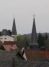 Kirchtürme der alten und der neuen Kirche