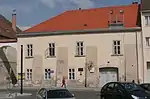 Lilienfelder Hof, links unter dem Schwibbogen die Einmündung der Puchheimgasse