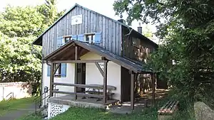 Die Hütte im Sommer