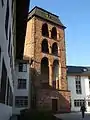 Der Hexenturm verbindet Historisches Seminar und Gebäude Grabengasse