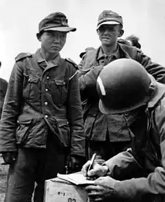 Ein asiatischer Soldat der Wehrmacht, angeblich Yang Kyoungjong, in amerikanischer Gefangenschaft