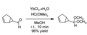 Acetalbildung eines säureempfindlichen Aldehyds mit Trimethylorthoformiat und Ytterbium(III)-chlorid als Katalysator
