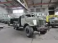 Sowjetischer ZIL-157W mit angetriebenem Sattelauflieger (10×10)