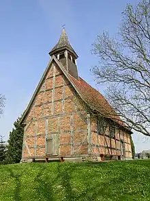 Fachwerkkirche mit Glockenturm (2013)