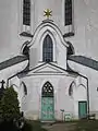 Eingangsportal der Kirche