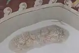 Rest einer Rötelvorzeichnung unter einem Spitzbogen