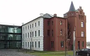 Sanierte „Direktorenvilla“ (ehemalige Direktionsverwaltung) mit Erweiterungsbauten