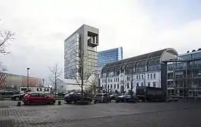 Blick von der Zollstraße&nbsp;28 (Platz hinter UCI-Kino) auf die Kaistraße&nbsp;1