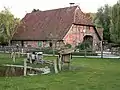 Stallgebäude des Hofs