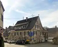 Weingut Dr. Schneider mit Weinetikettenmuseum