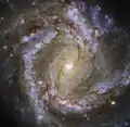 Detaillierte Aufnahme mit der WFC3 des Hubble-Weltraumteleskops kombiniert mit der  mit dem Instrument FORS des Very Large Telescope, welches die H-alpha-Strahlung aufgezeichnet hat.