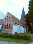 Kirche und Turm von Nordosten