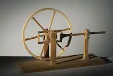 Eine Zahnstange erzeugt eine Drehbewegung des Rads