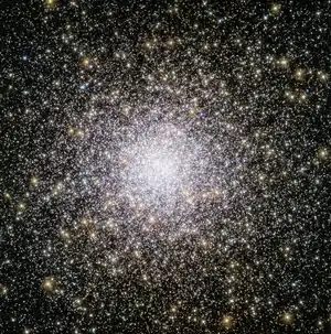 Der Kugelsternhaufen NGC 362 aufgenommen von Hubble-Weltraumteleskop